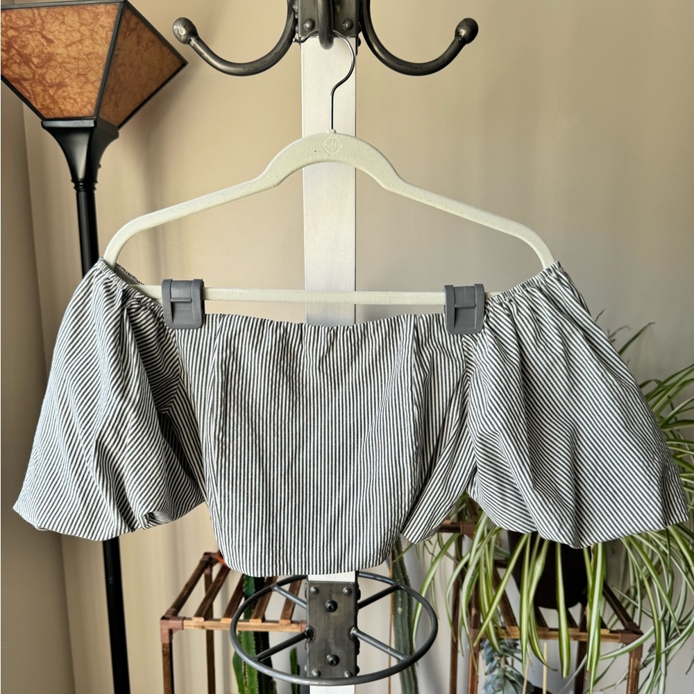 DO+BE Off The Shoulder Puff Sleeve Crop Top